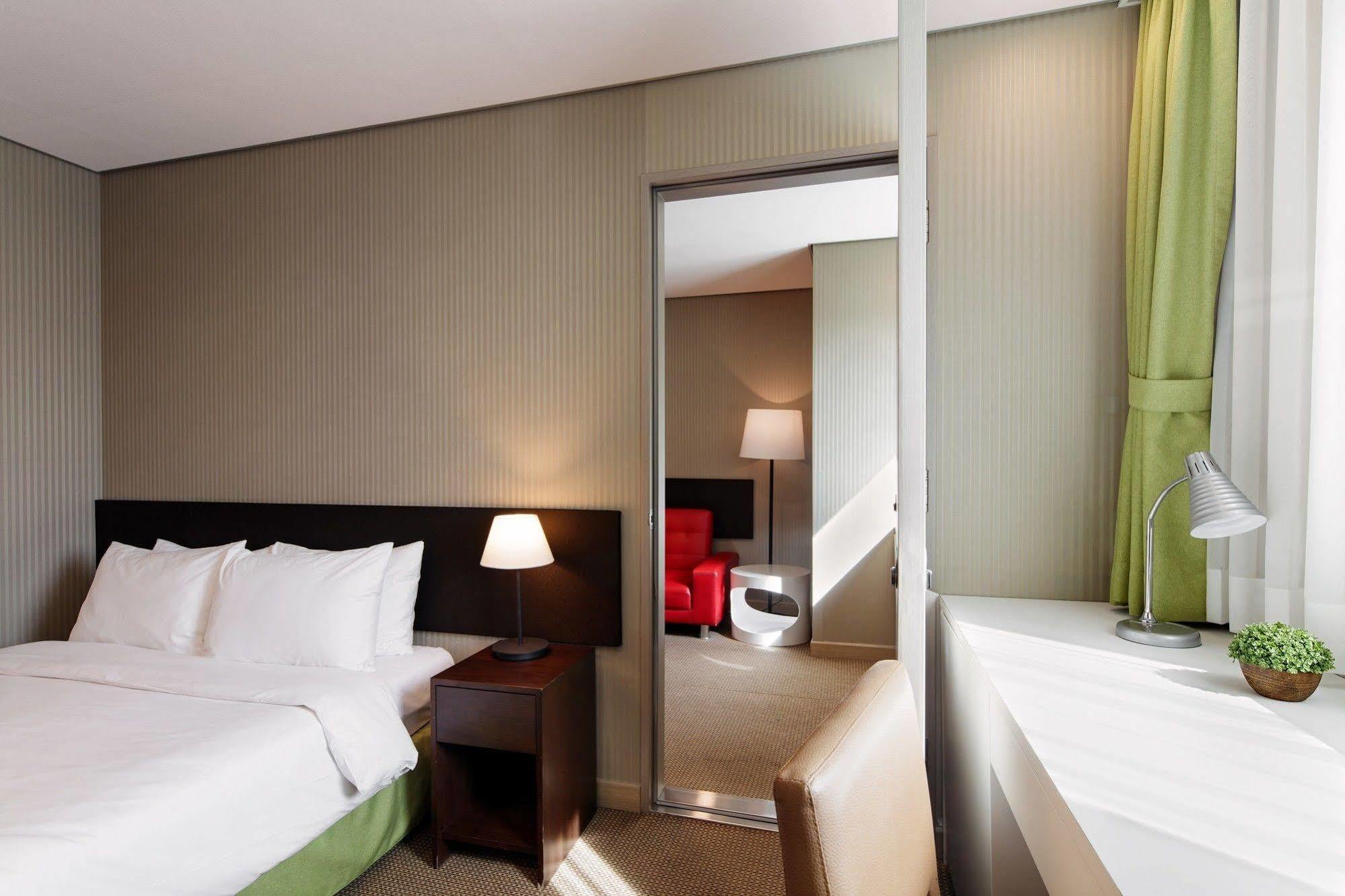 Ramada Encore By Wyndham Seoul Dongdaemun Exterior photo