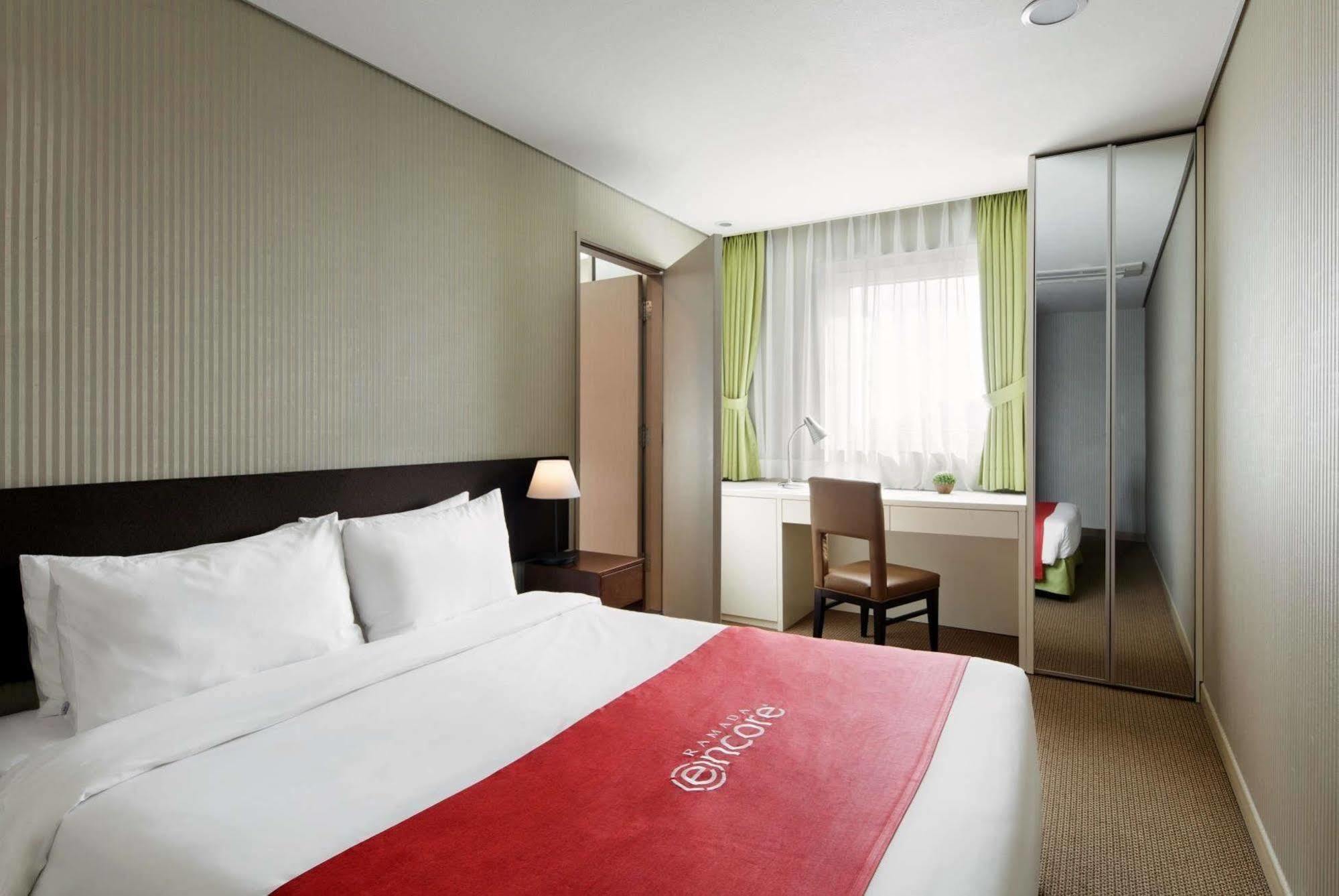 Ramada Encore By Wyndham Seoul Dongdaemun Exterior photo